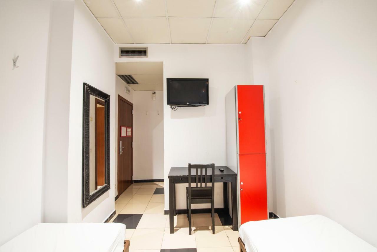 Bed 2-Bed Female Dorm Ensuite
